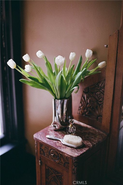 Image 10 of property listing at 7148 Marshfield, Los Angeles, CA 90046