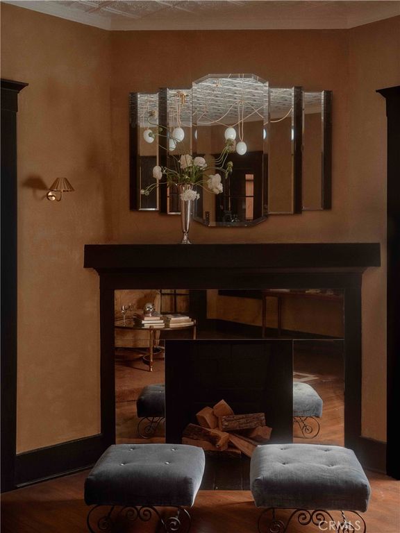 Image 3 of property listing at 7148 Marshfield, Los Angeles, CA 90046