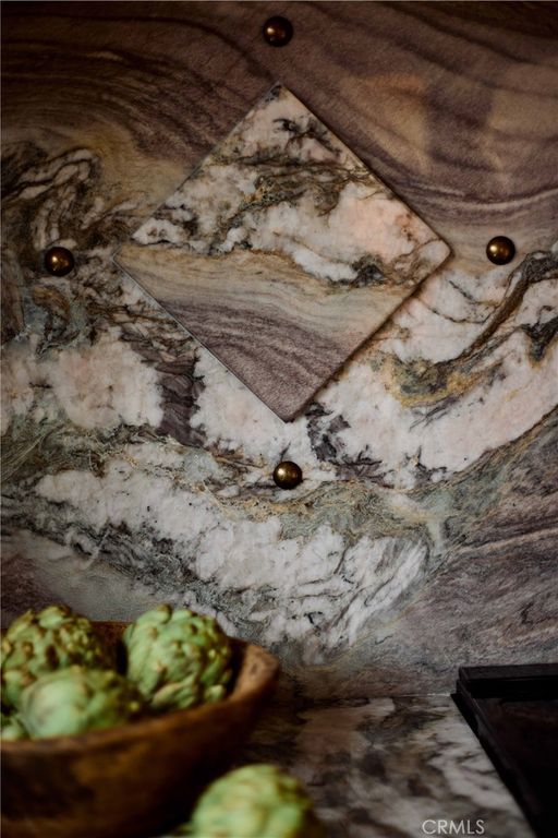 Image 5 of property listing at 7148 Marshfield, Los Angeles, CA 90046