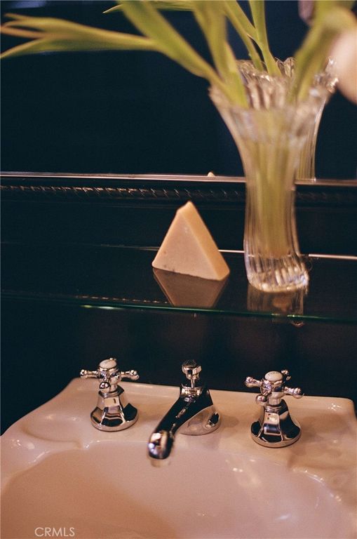 Image 9 of property listing at 7148 Marshfield, Los Angeles, CA 90046