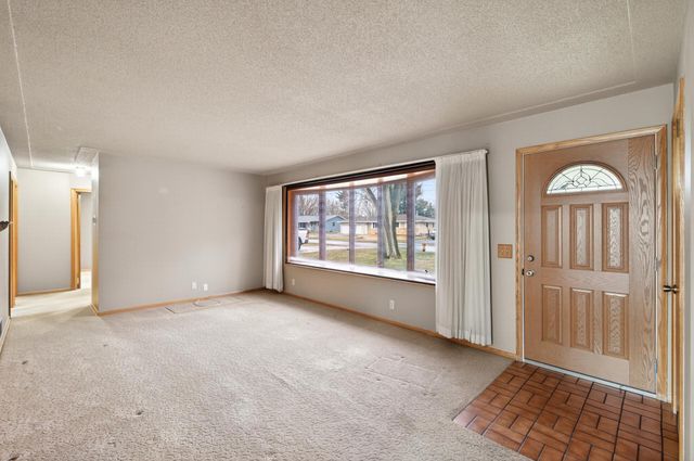 10719 Direct River Drive NW, Coon Rapids, MN 55433