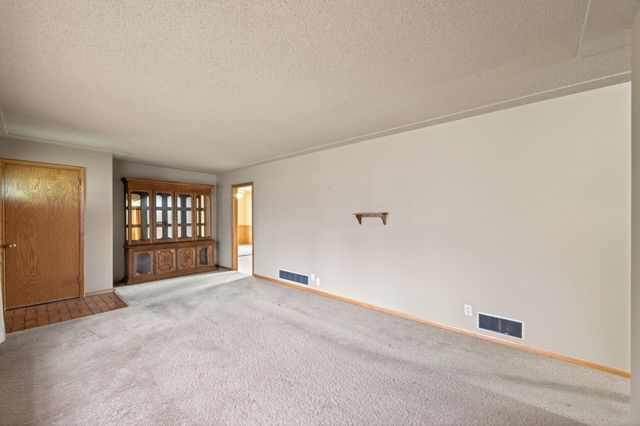 10719 Direct River Drive NW, Coon Rapids, MN 55433