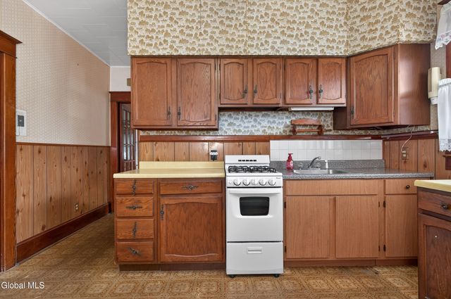 1114 Forest Road, Schenectady, NY 12303