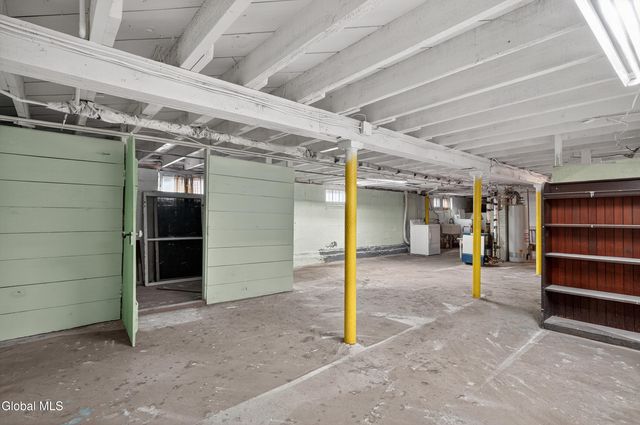 1114 Forest Road, Schenectady, NY 12303