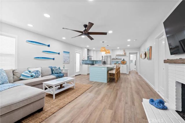 129 Oxnard Avenue, Oxnard, CA 93035