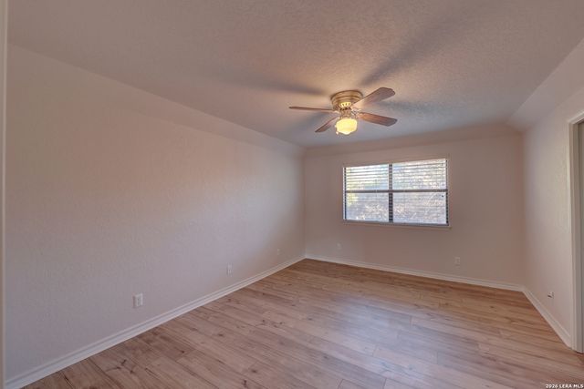 131 Homestead Dr, Kerrville, TX 78028