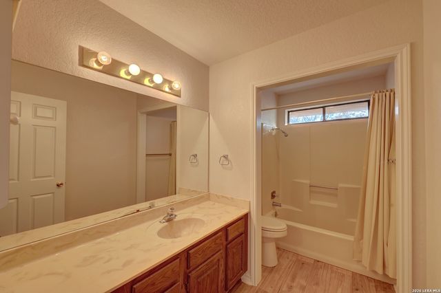 131 Homestead Dr, Kerrville, TX 78028