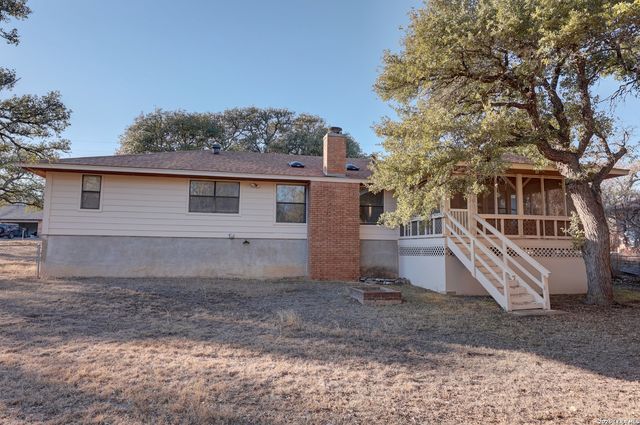 131 Homestead Dr, Kerrville, TX 78028