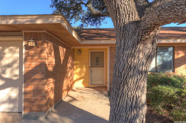 131 Homestead Dr, Kerrville, TX 78028