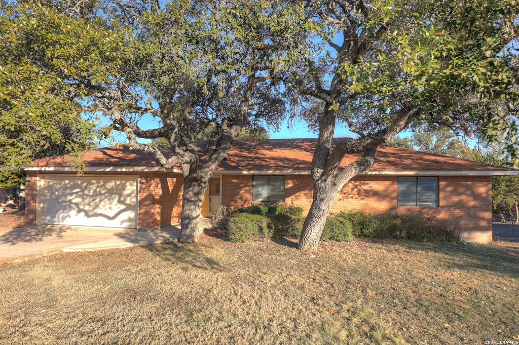131 Homestead Dr, Kerrville, TX 78028