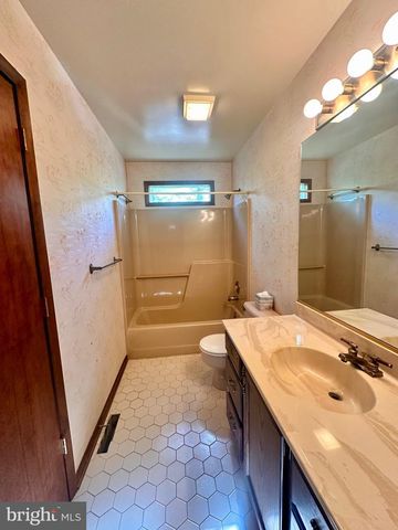 510 BIRDIE RD, Locust Grove, VA 22508