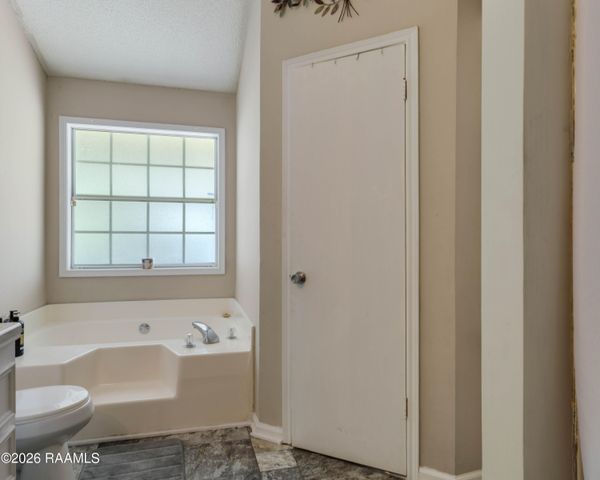 2518 W Gloria Switch Road, Carencro, LA 70520