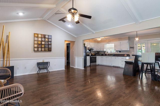 2518 W Gloria Switch Road, Carencro, LA 70520