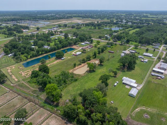 2518 W Gloria Switch Road, Carencro, LA 70520