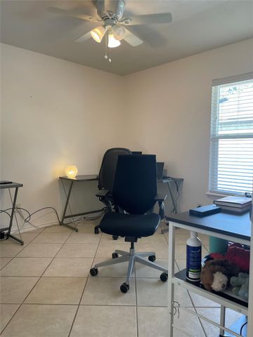 110 N Kanaio DR B, Bastrop, TX 78602