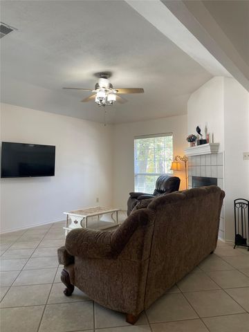 110 N Kanaio DR B, Bastrop, TX 78602
