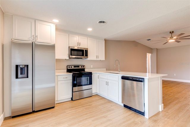 1100 CALANDA AVENUE, Orlando, FL 32807