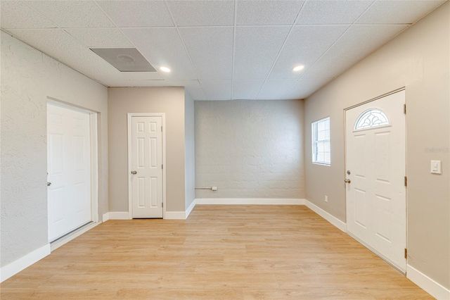 1100 CALANDA AVENUE, Orlando, FL 32807