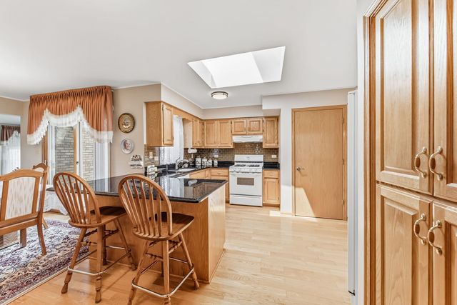 15542 Bramblewood Road, Oak Forest, IL 60452