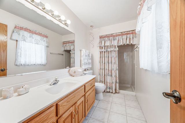 15542 Bramblewood Road, Oak Forest, IL 60452