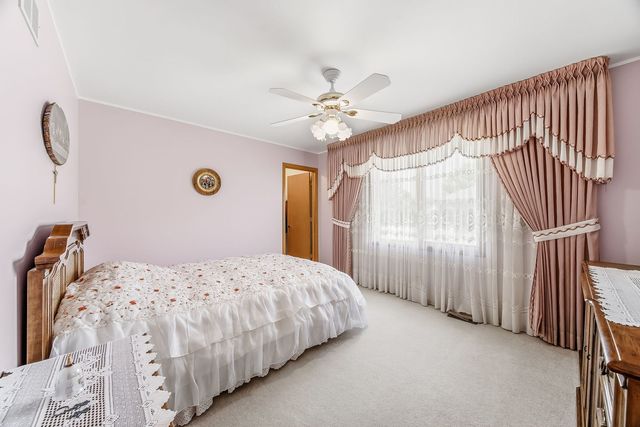 15542 Bramblewood Road, Oak Forest, IL 60452