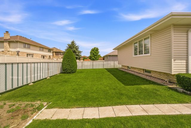 15542 Bramblewood Road, Oak Forest, IL 60452