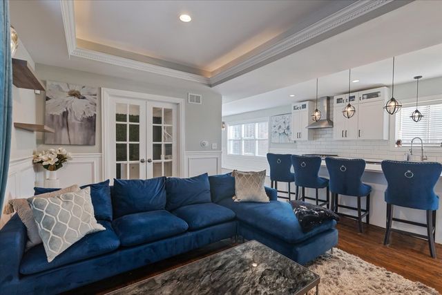 9124 S Bell Avenue, Chicago, IL 60643