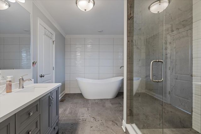 9124 S Bell Avenue, Chicago, IL 60643