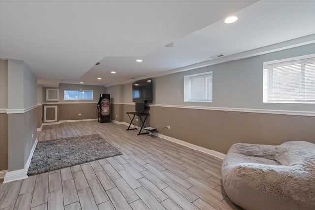 9124 S Bell Avenue, Chicago, IL 60643