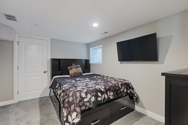 9124 S Bell Avenue, Chicago, IL 60643