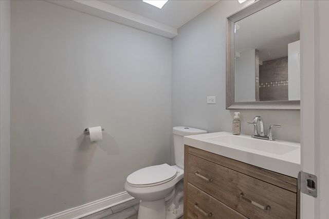 9124 S Bell Avenue, Chicago, IL 60643