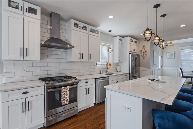 9124 S Bell Avenue, Chicago, IL 60643