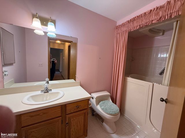 41075 Donna Drive, Clinton Township, MI 48038