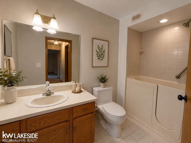 41075 Donna Drive, Clinton Township, MI 48038
