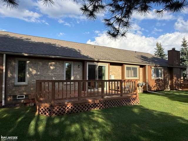 41075 Donna Drive, Clinton Township, MI 48038