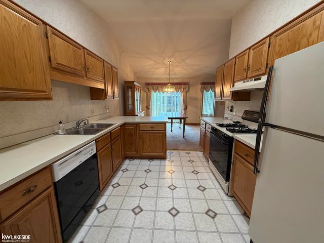 41075 Donna Drive, Clinton Township, MI 48038