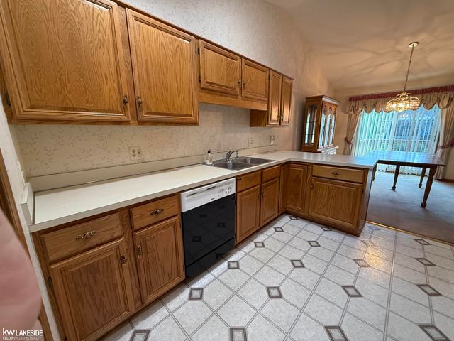 41075 Donna Drive, Clinton Township, MI 48038