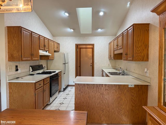 41075 Donna Drive, Clinton Township, MI 48038