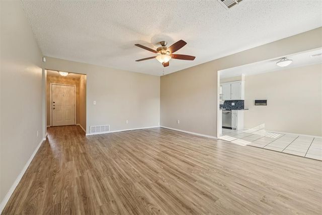 1212 Kings Court, Moore, OK 73160
