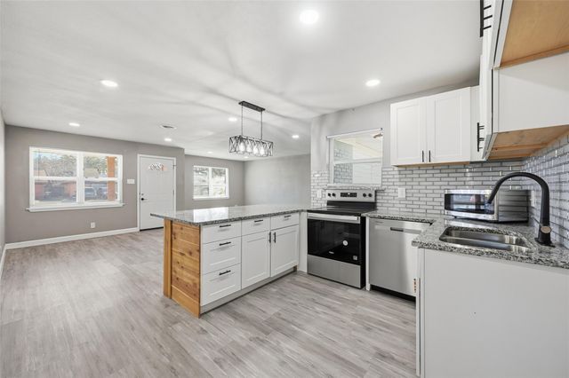 601 W Cedar Street, Arlington, TX 76011