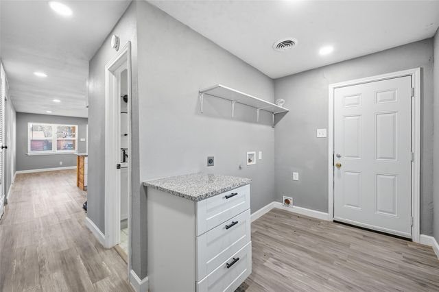 601 W Cedar Street, Arlington, TX 76011