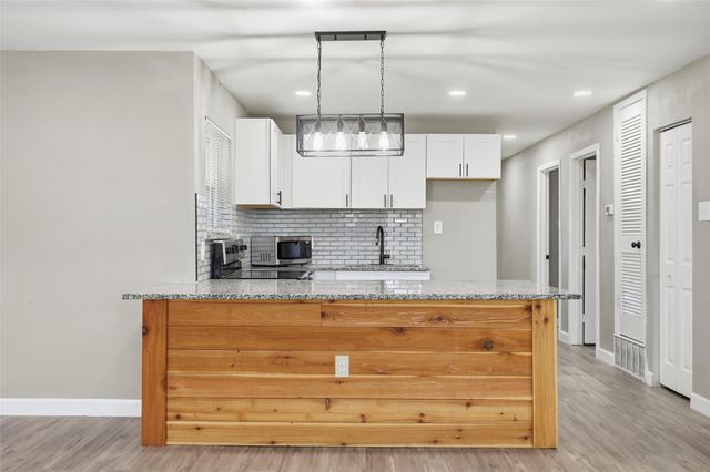 601 W Cedar Street, Arlington, TX 76011