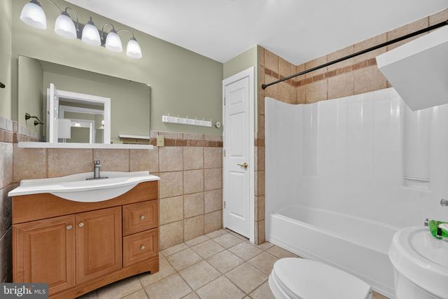 13 CENTRAL AVE, New Castle, DE 19720