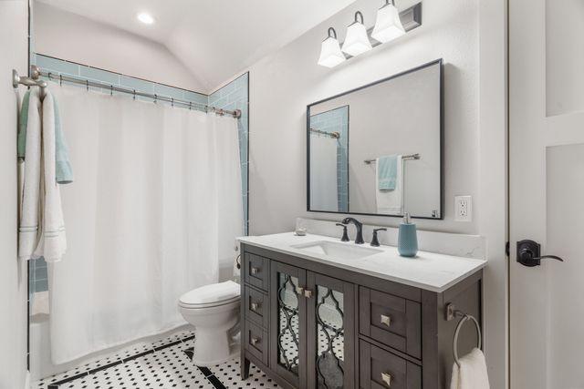 1206 JC Maples Road, Gunter, TX 75058