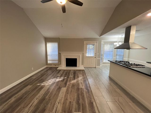 187 Sandpebble Drive, The Woodlands, TX 77381