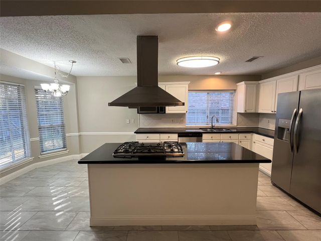 187 Sandpebble Drive, The Woodlands, TX 77381