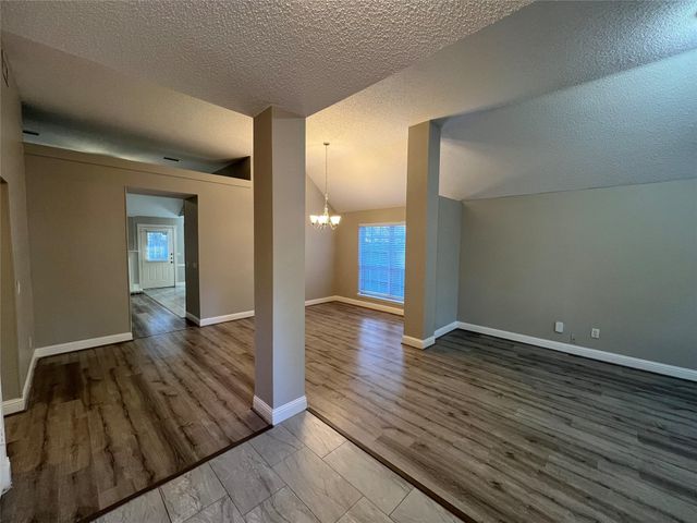 187 Sandpebble Drive, The Woodlands, TX 77381