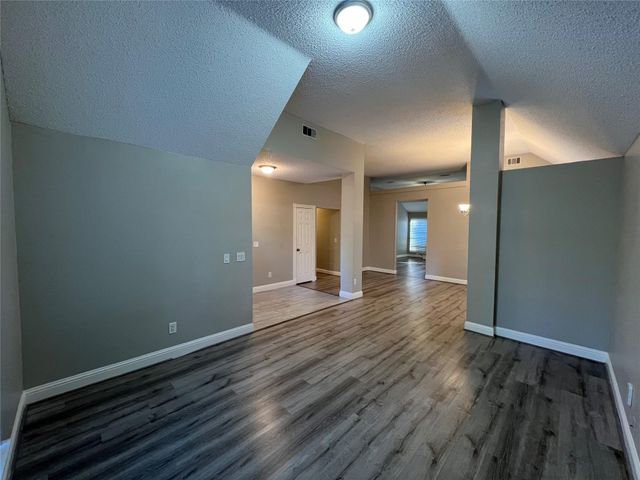 187 Sandpebble Drive, The Woodlands, TX 77381