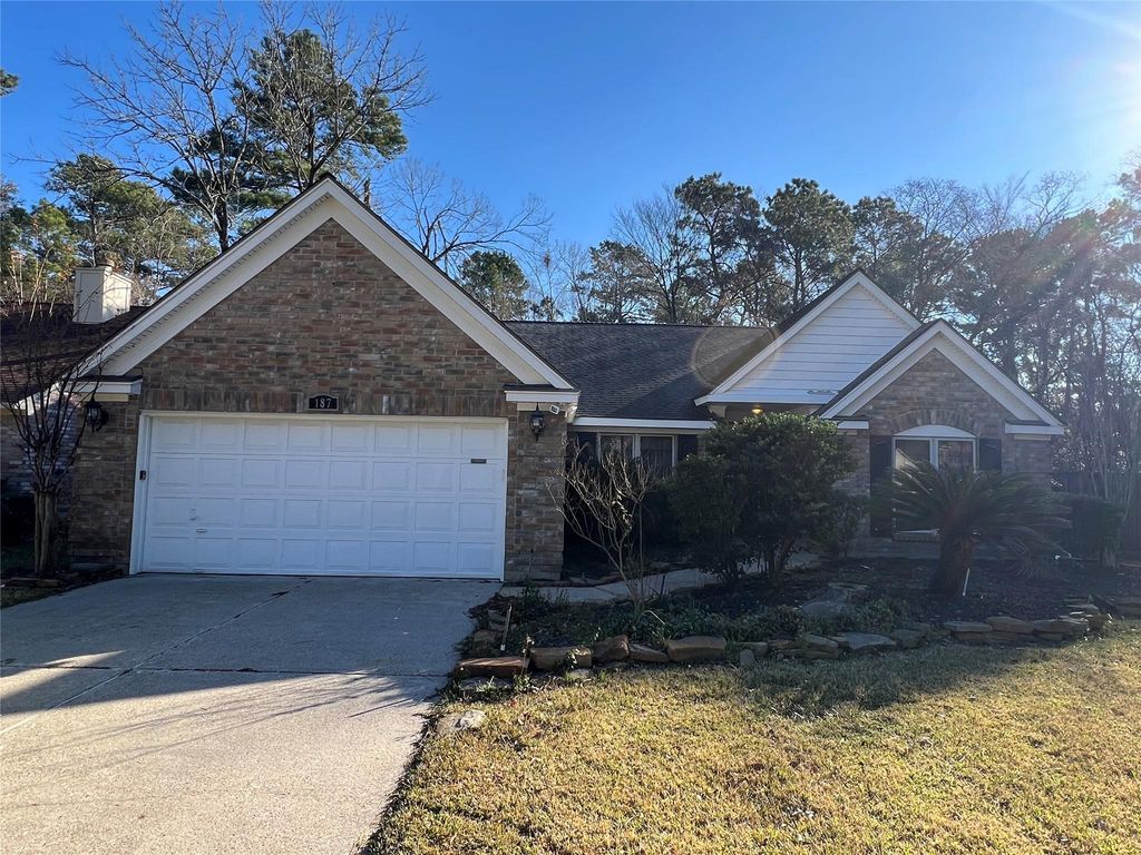 187 Sandpebble Drive, The Woodlands, TX 77381