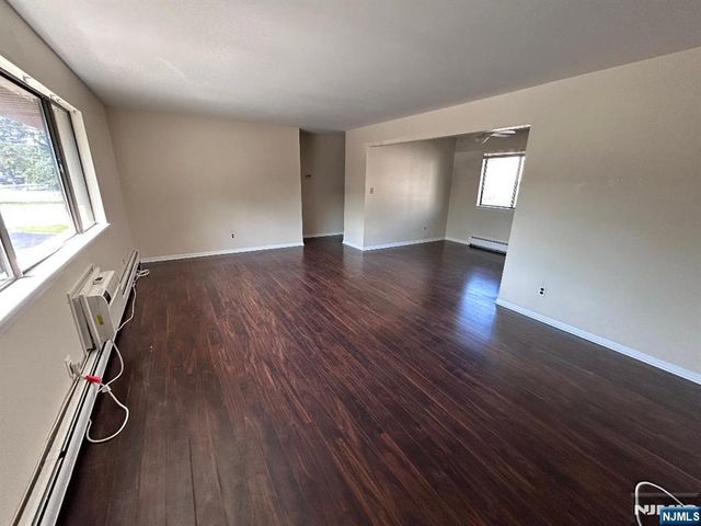 168 Diamond Bridge Avenue 1, Hawthorne, NJ 07506